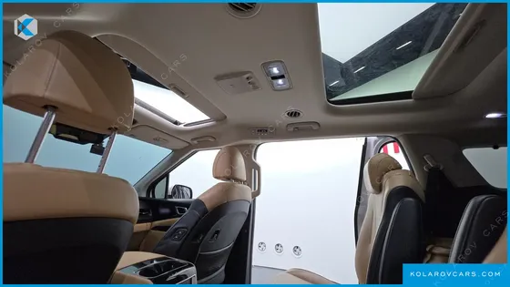KIA CARNIVAL DIESEL 9-SEATER SIGNATURE