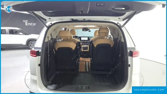 KIA CARNIVAL DIESEL 9-SEATER SIGNATURE