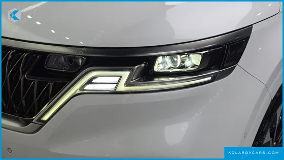 KIA CARNIVAL DIESEL 9-SEATER SIGNATURE
