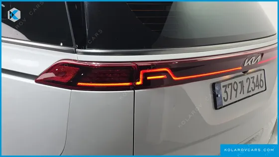 KIA CARNIVAL DIESEL 9-SEATER SIGNATURE
