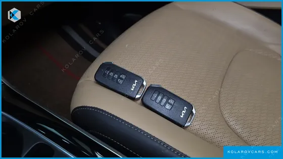 KIA CARNIVAL DIESEL 9-SEATER SIGNATURE