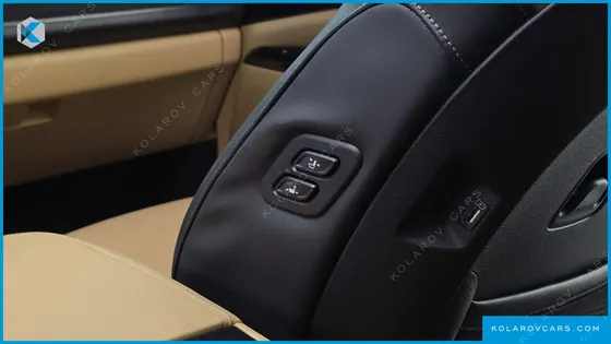 KIA CARNIVAL DIESEL 9-SEATER SIGNATURE