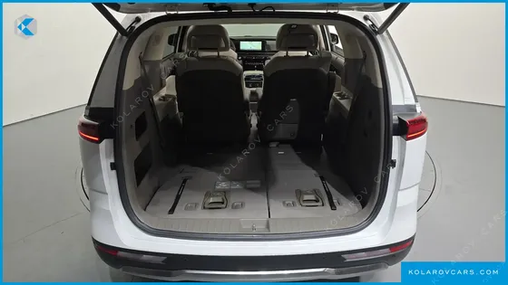 KIA CARNIVAL GASOLINE 7-SEATER SIGNATURE