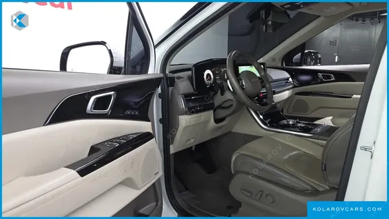 KIA CARNIVAL 7-SEATER HI-LIMOUSINE