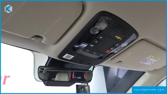 KIA CARNIVAL 7-SEATER HI-LIMOUSINE