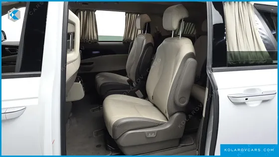 KIA CARNIVAL GASOLINE 9-SEATER HI-LIMOUSINE