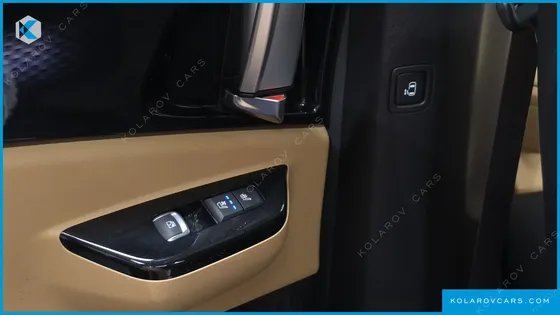 KIA CARNIVAL DIESEL 7-SEATER SIGNATURE