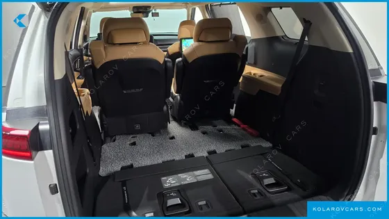 KIA CARNIVAL DIESEL 7-SEATER SIGNATURE