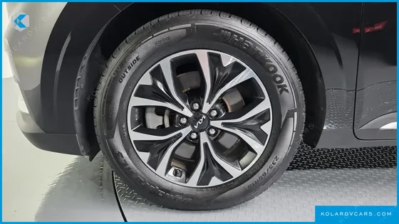 KIA CARNIVAL DIESEL 9-SEATER NOBLESSE