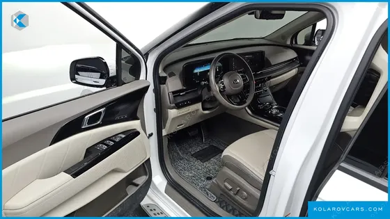KIA CARNIVAL GASOLINE 7-SEATER SIGNATURE
