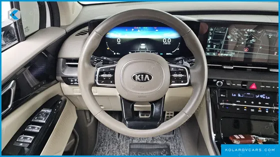KIA CARNIVAL GASOLINE 7-SEATER SIGNATURE