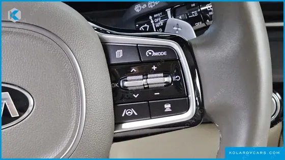 KIA CARNIVAL GASOLINE 7-SEATER SIGNATURE