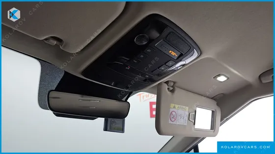 KIA CARNIVAL GASOLINE 7-SEATER SIGNATURE