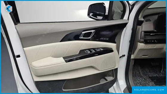 KIA CARNIVAL GASOLINE 7-SEATER SIGNATURE