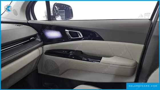 KIA CARNIVAL GASOLINE 7-SEATER SIGNATURE