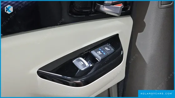KIA CARNIVAL GASOLINE 7-SEATER SIGNATURE