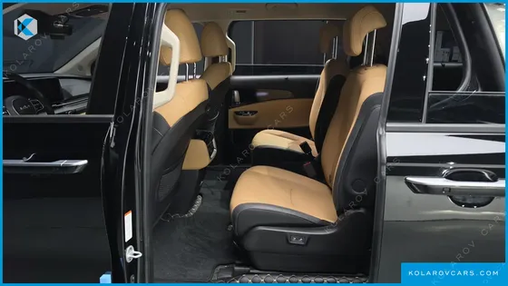 KIA CARNIVAL GASOLINE 9-SEATER SIGNATURE