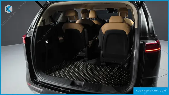KIA CARNIVAL GASOLINE 9-SEATER SIGNATURE