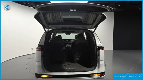 KIA CARNIVAL GASOLINE 9-SEATER HI-LIMOUSINE