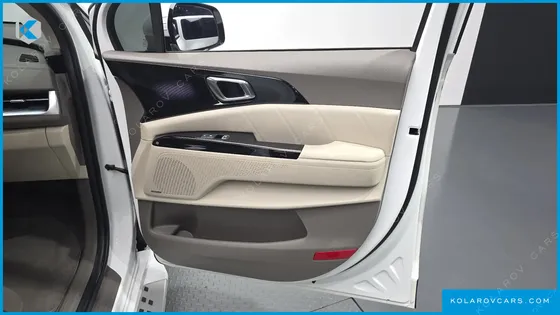 KIA CARNIVAL GASOLINE 9-SEATER HI-LIMOUSINE