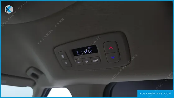 KIA CARNIVAL GASOLINE 9-SEATER HI-LIMOUSINE