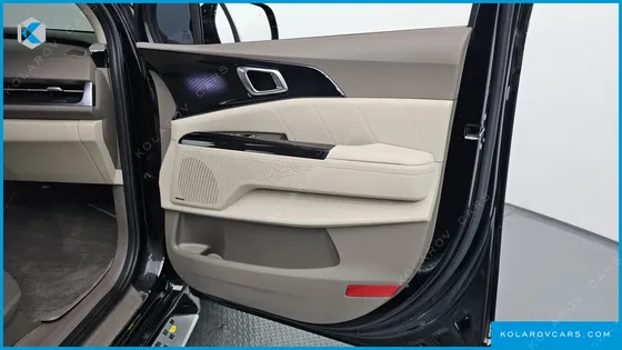 KIA CARNIVAL GASOLINE 9-SEATER HI-LIMOUSINE
