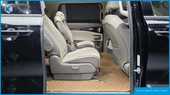 KIA CARNIVAL 9-SEATER SIGNATURE