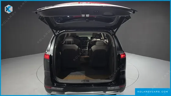 KIA CARNIVAL 9-SEATER SIGNATURE