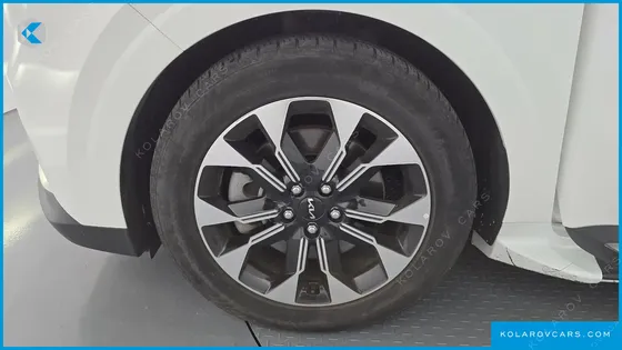 KIA CARNIVAL DIESEL 9-SEATER NOBLESSE