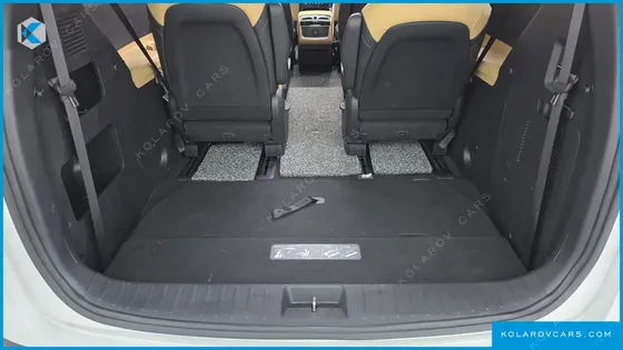 KIA CARNIVAL DIESEL 9-SEATER NOBLESSE
