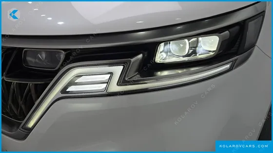 KIA CARNIVAL DIESEL 9-SEATER NOBLESSE