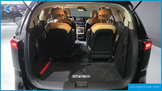 KIA CARNIVAL DIESEL 9-SEATER PRESTIGE