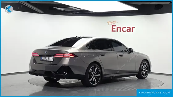 BMW 5 SERIES 530E M SPORT