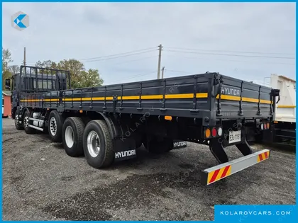 HYUNDAI TRAGO 10X4