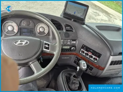 HYUNDAI TRAGO 10X4
