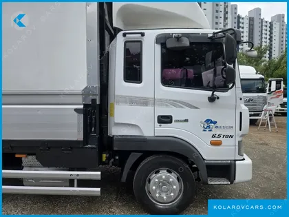 HYUNDAI MEGA TRUCK GOLD
