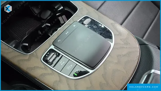 MERCEDES E-CLASS E220D 4MATIC EXCLUSIVE