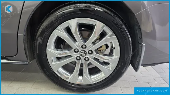 TOYOTA SIENNA 2.5 HYBRID 2WD