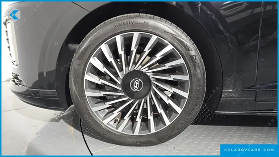 HYUNDAI GRANDEUR CALLIGRAPHY