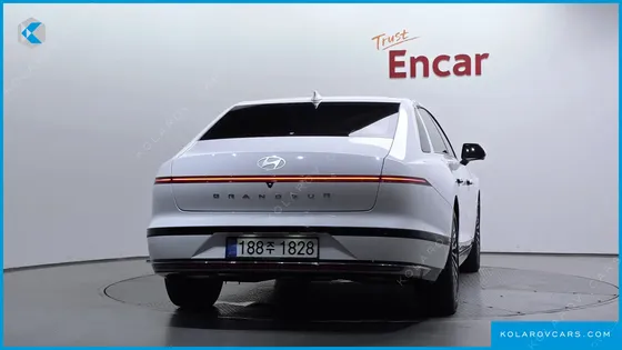 HYUNDAI GRANDEUR CALLIGRAPHY