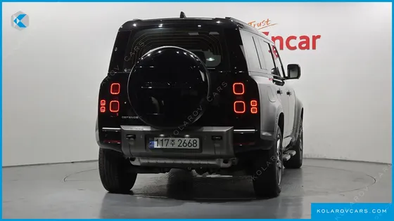 LAND ROVER DEFENDER 110 P300 X-DYNAMIC SE