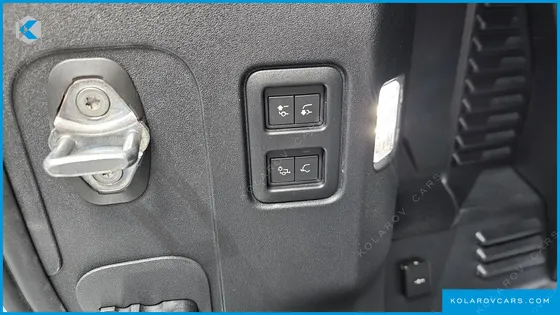 LAND ROVER DEFENDER 90 D250 SE