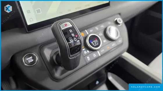 LAND ROVER DEFENDER 110 P300 X-DYNAMIC SE