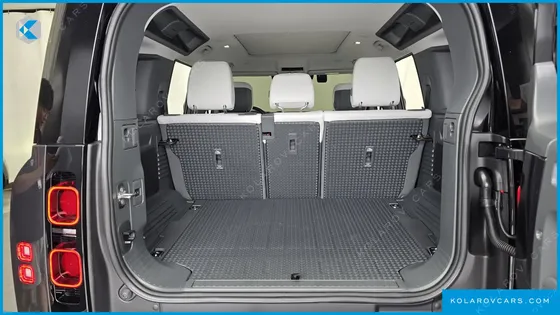 LAND ROVER DEFENDER 110 P300 X-DYNAMIC SE