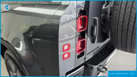 LAND ROVER DEFENDER 110 P300 X-DYNAMIC SE
