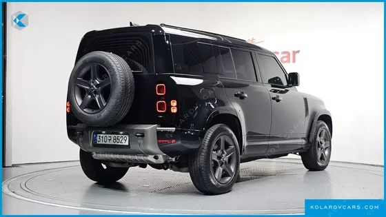 LAND ROVER DEFENDER 110 P300 X-DYNAMIC SE