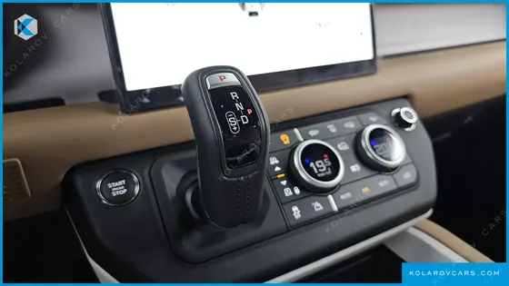 LAND ROVER DEFENDER 110 P300 X-DYNAMIC SE