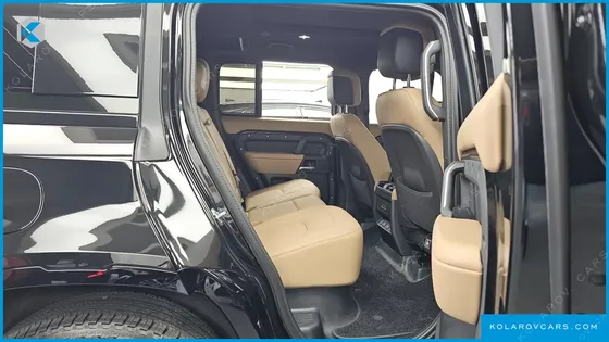 LAND ROVER DEFENDER 110 P300 X-DYNAMIC SE