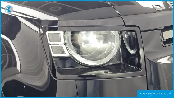 LAND ROVER DEFENDER 110 P300 X-DYNAMIC SE