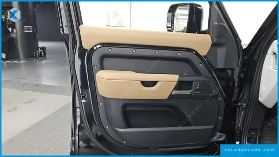 LAND ROVER DEFENDER 110 P300 X-DYNAMIC SE